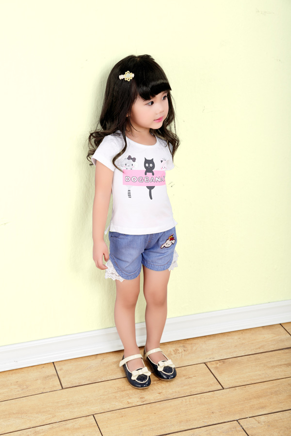 С���ͼ{Ů������ɫ���b