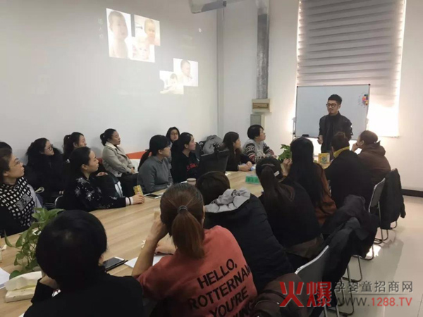 ������ݚ�D(zhu��n)�@ô����У�ֻ��һ��������