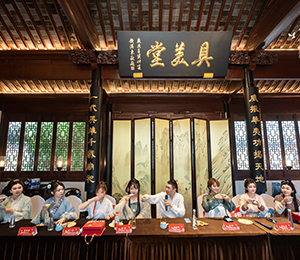  ��(��i)�SI(y��ng)�B(y��ng)Ʒ��(hu��)�h�DƬ12