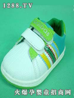 С�ƺ���ɫ�\(y��n)��(d��ng)Ь