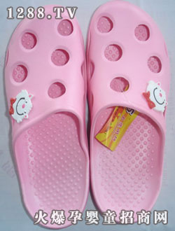 ������ɫ��Ь