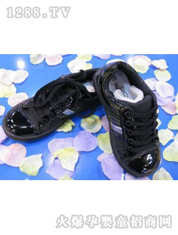 �Ϙ�(l��)��ͯЬ�\(y��n)��(d��ng)���Һ�ɫ