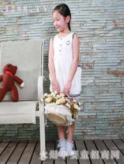 �����ܰ�ɫŮͯ�L��o������