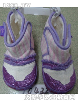 ���뷿��ɫ���c(di��n)�냺Ь