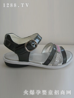 ��؈֮����ɫ��Ь