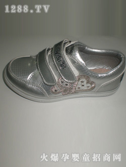 ��؈֮��(m��ng)�y��ɫ�r(sh��)��ͯЬ