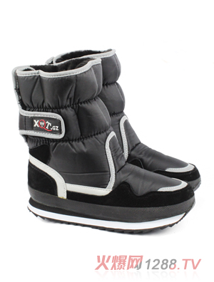 С����ѥ�Ӻ�ɫ