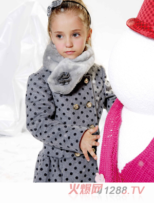 �U�P�㘷(l��)����ɫ�c(di��n)�c(di��n)ͯ�b