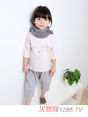 ���c(di��n)�neͯ��Ů�������b��ɫ